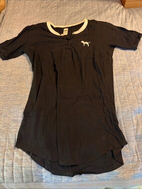PINK Victoria's Secret Black Short Sleeve Tee/Sleepshirt White Trim & Dog Logo